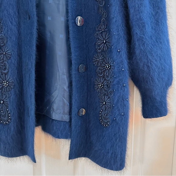 Vintage Lee Sands Angora Rabbit Beaded Floral Embroidered Fuzzy Cardigan Blue - Picture 8 of 11